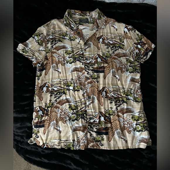 Primark • Men's Nature-Inspired Button Down Shirt - Picture 2 of 6